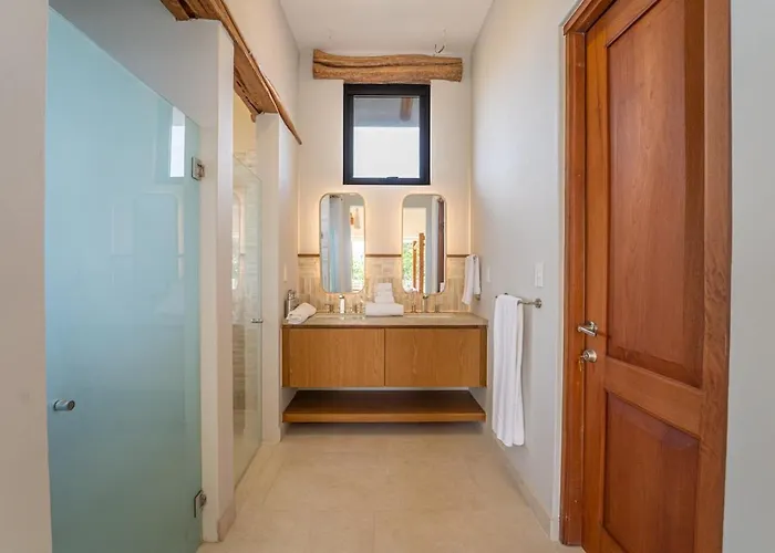 Villa Cara Cara - Luxury Beachfront With Private Pool *