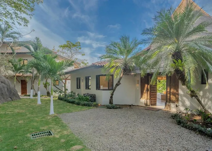Villa Cara Cara - Luxury Beachfront With Private Pool
