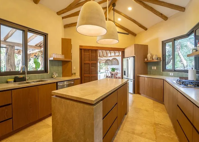 Villa Cara Cara - Luxury Beachfront With Private Pool